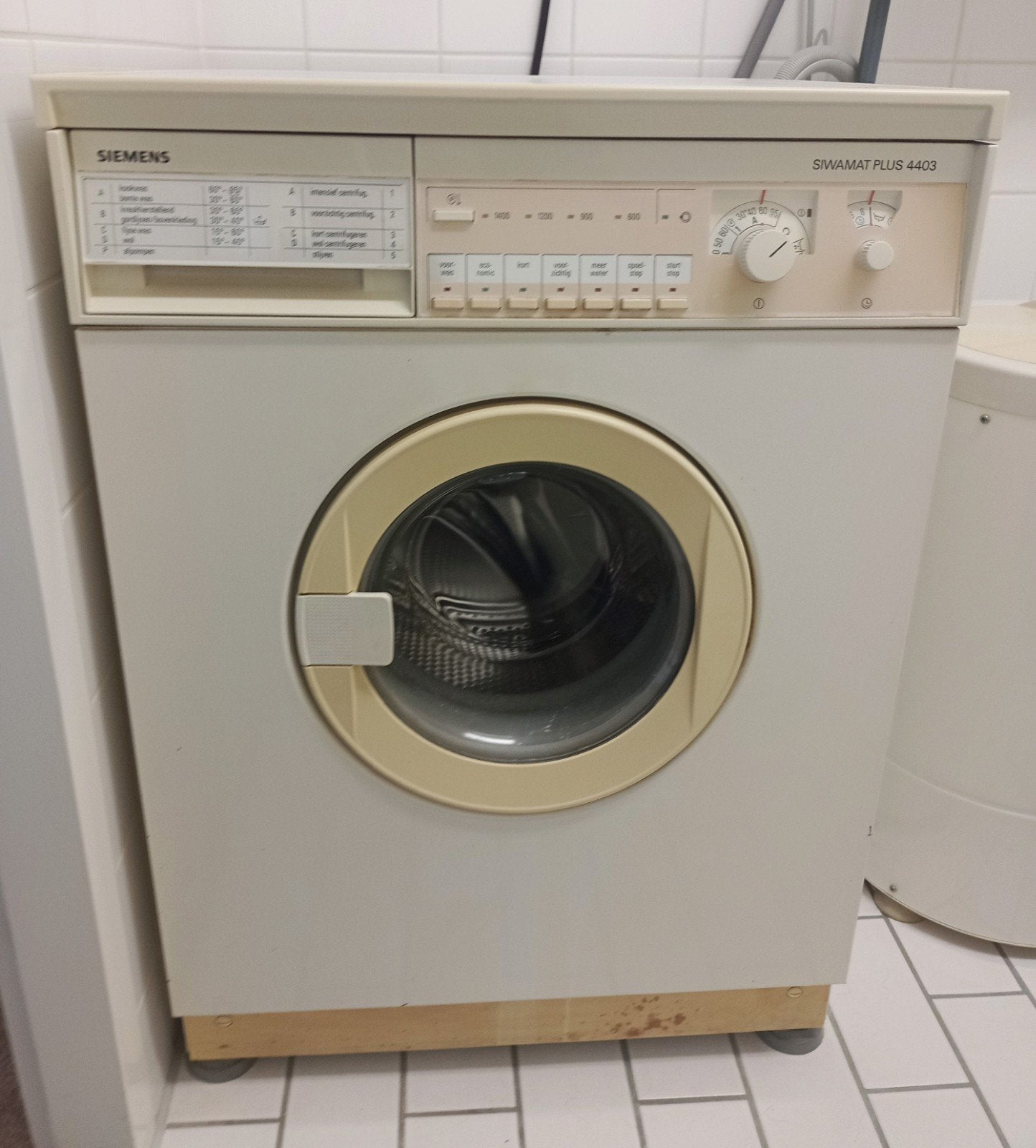 Siemens Siwamat Plus 4403 wasmachine, Witgoed en Apparatuur, Wasmachines, Gebruikt, Voorlader, 4 tot 6 kg, Minder dan 85 cm, 1200 tot 1600 toeren