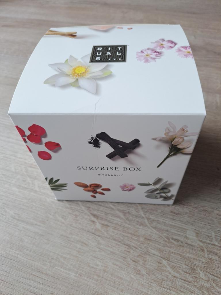 Rituals surprise box 4 items, Sieraden, Tassen en Uiterlijk, Uiterlijk | Lichaamsverzorging, Ophalen of Verzenden, Nieuw, Overige typen