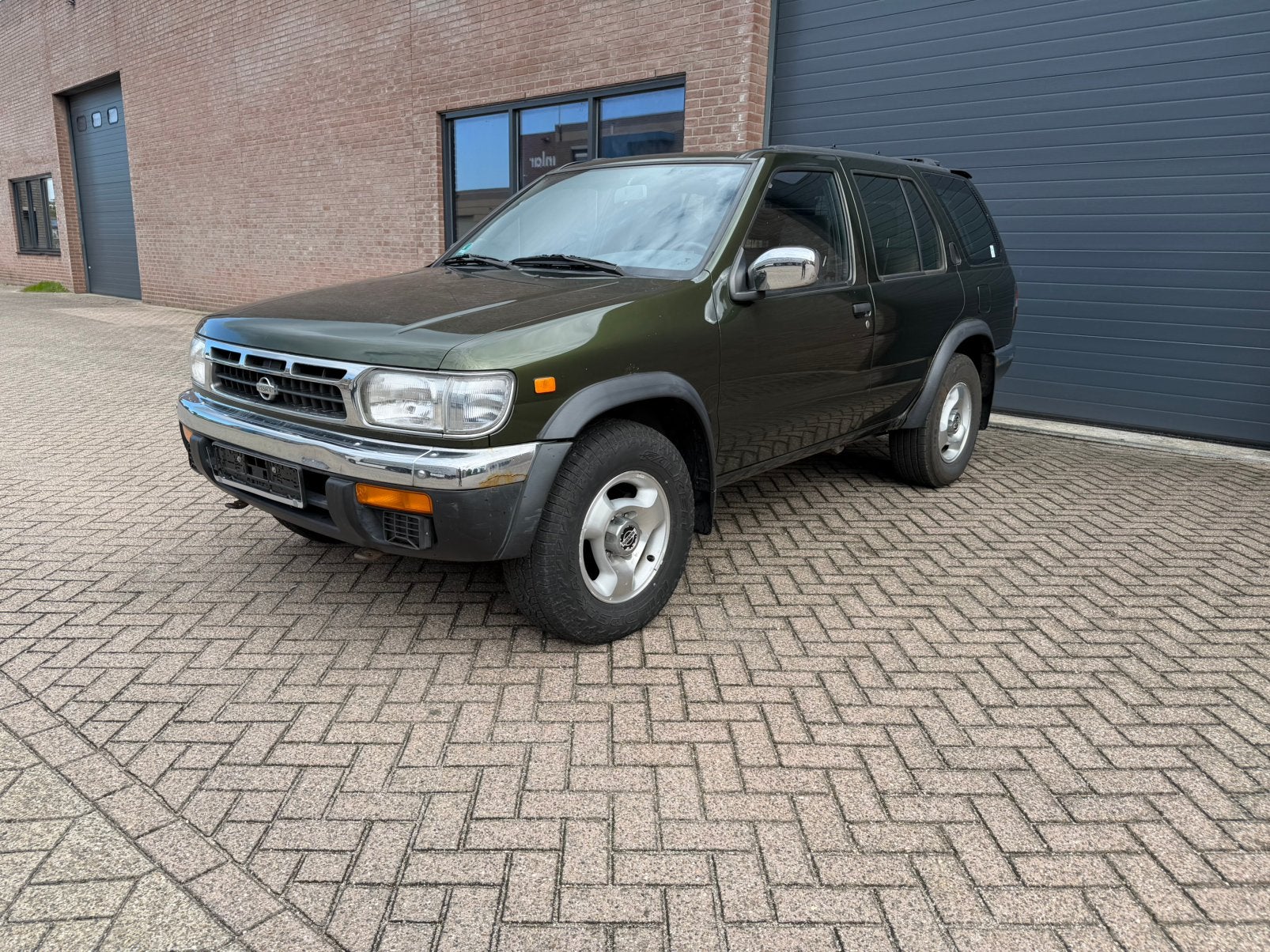 Nissan pathfinder 3.3 V6 150pk 4x4 weinig km, Auto's, Automaat, Dealer onderhouden, 150 pk, Leder