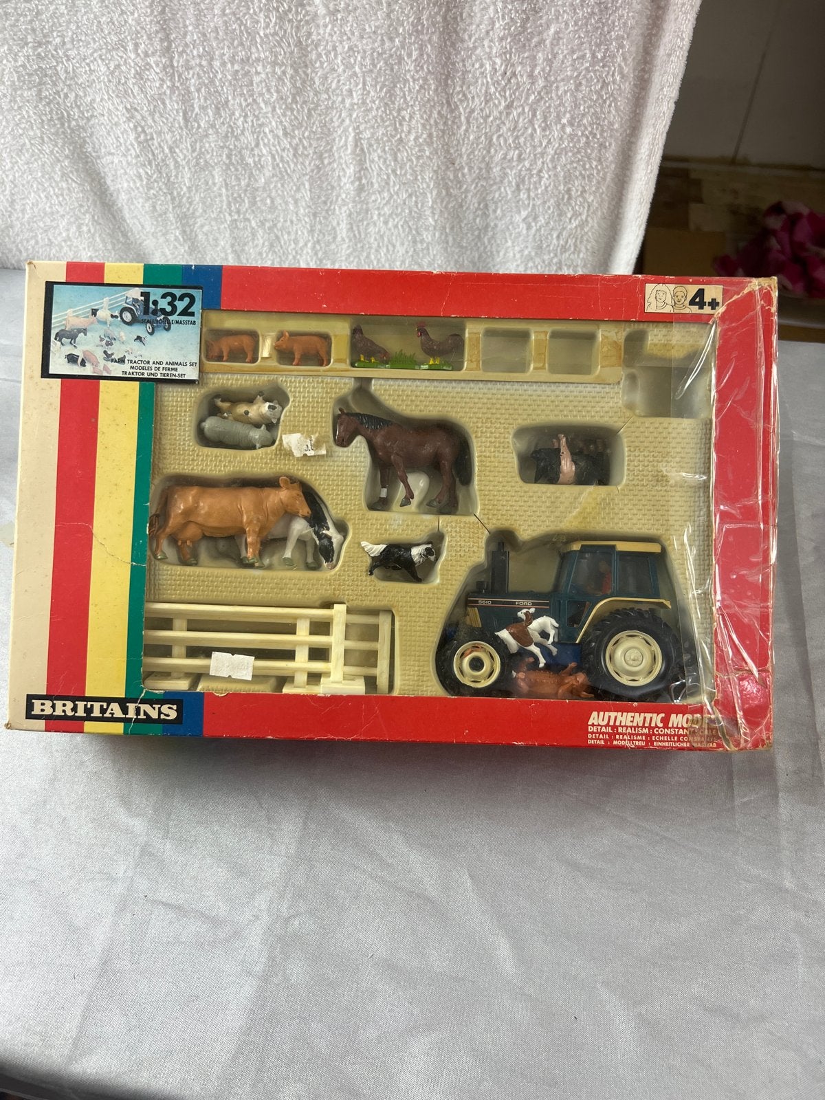 Britains Farm Tractor en Dieren Set 9639 - Schaal 1:32, Ophalen of Verzenden, Nieuw, Tractor of Landbouw, Britains