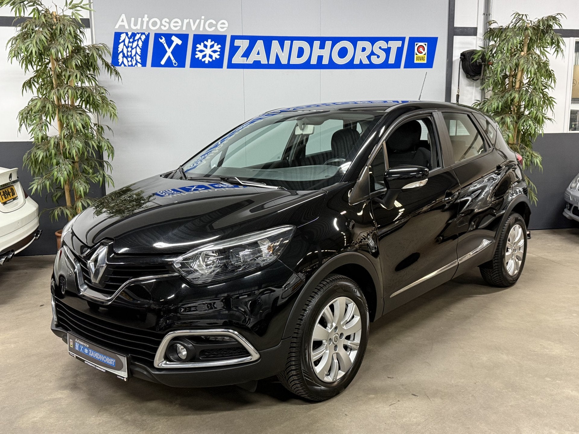 Renault Captur 0.9 TCe Limited // Airco // Navi // lm velgen, Auto's, Voorwielaandrijving, 898 cc, Stof, Gebruikt