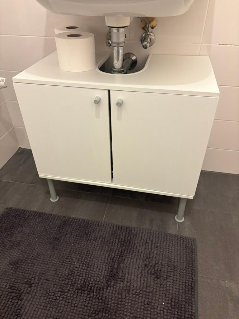 Ikea bathroom cabinet, Huis en Inrichting, Badkamer | Badkamermeubels, Ophalen, 50 tot 100 cm, Zo goed als nieuw, Minder dan 100 cm