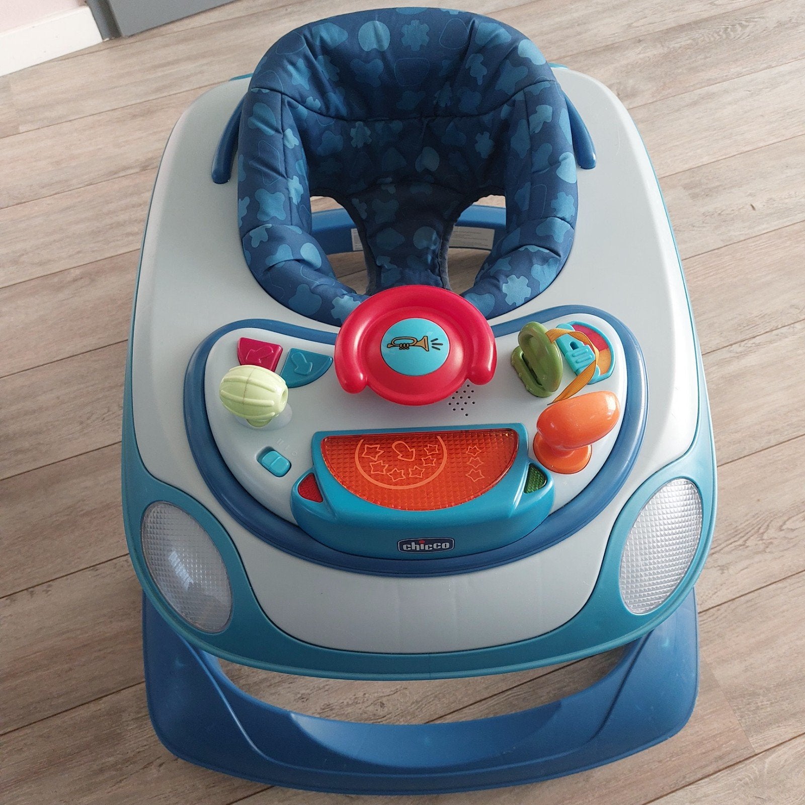 loopstoeltje chicco, Ophalen of Verzenden, Zo goed als nieuw, Auto, Met licht