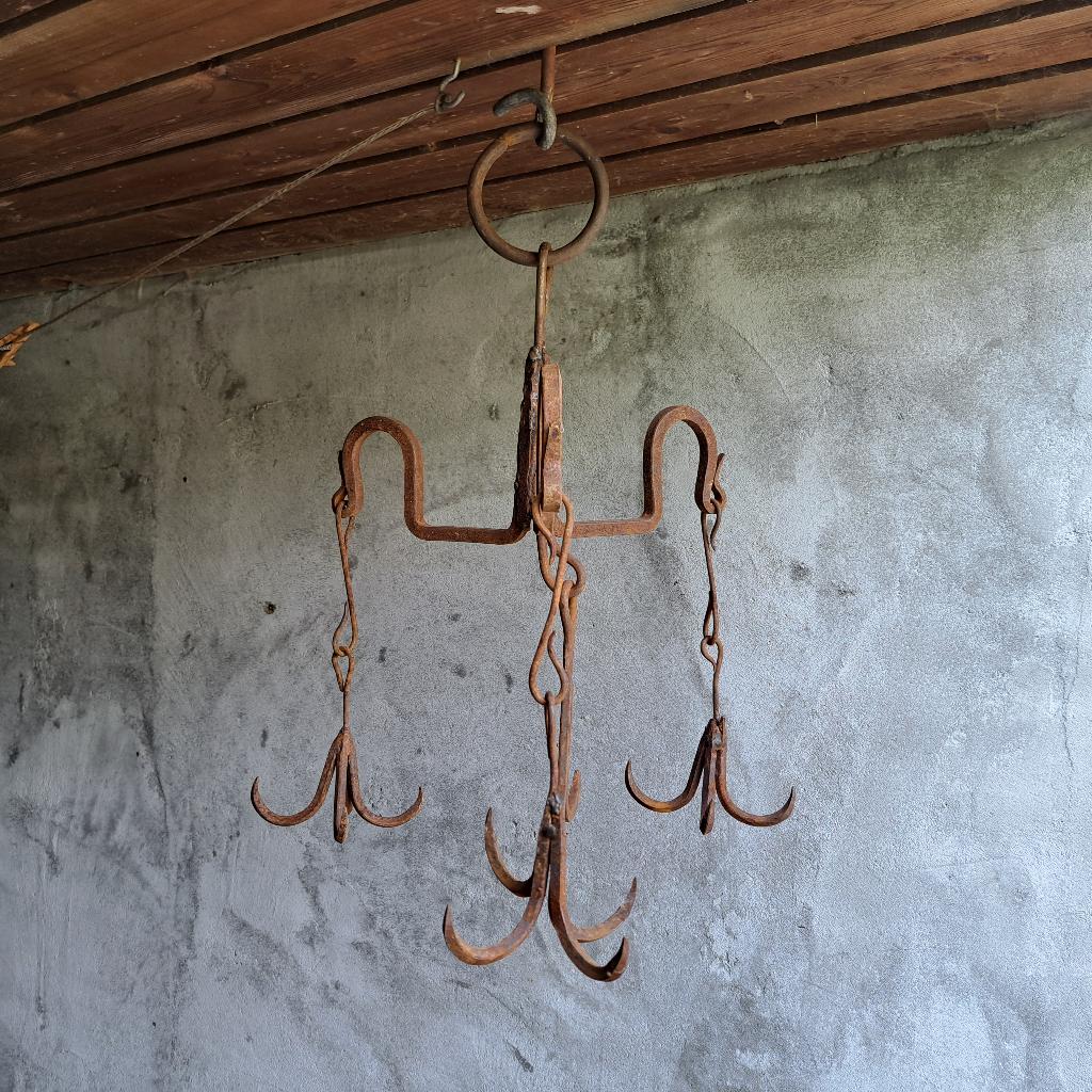 Brocante oude ijzeren wildhaak vleeshaak haak roest *Etage3*, Gebruikt, ., Ophalen of Verzenden, .