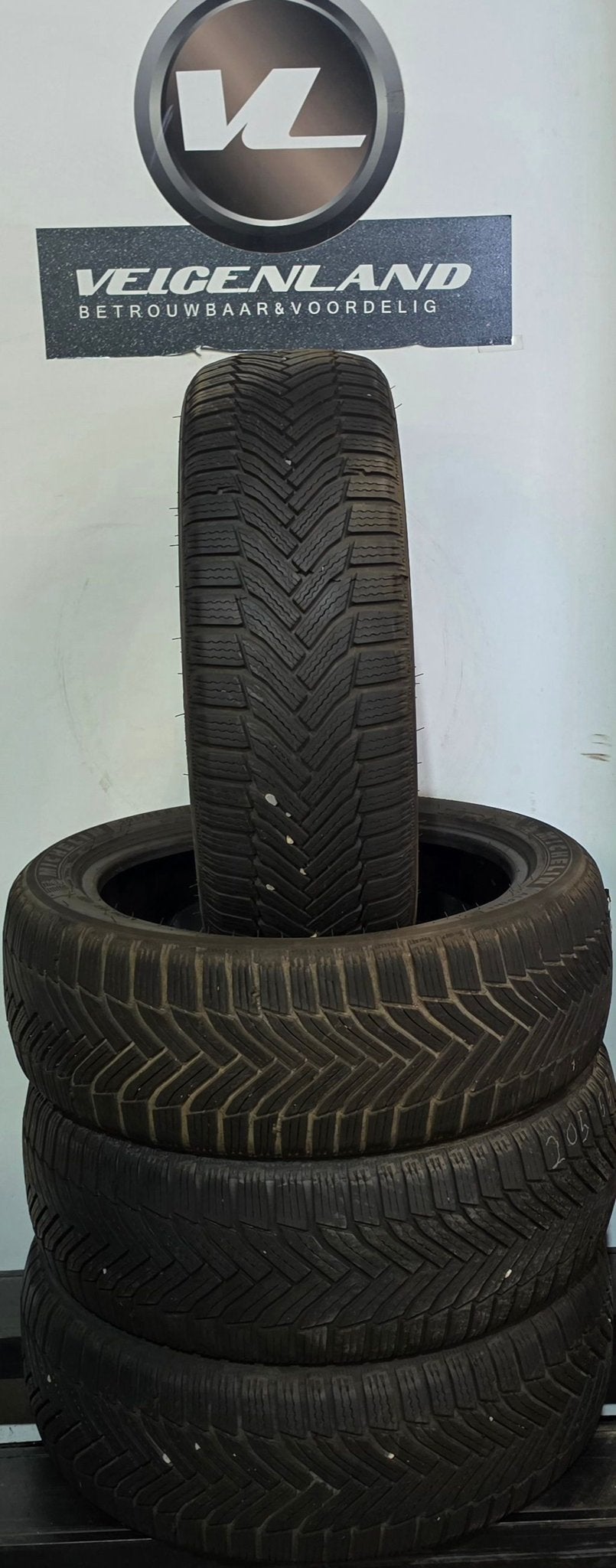 Michelin Alpin A6 205-55-19  2055519  205/55R19, 19 inch, Gebruikt, -, -