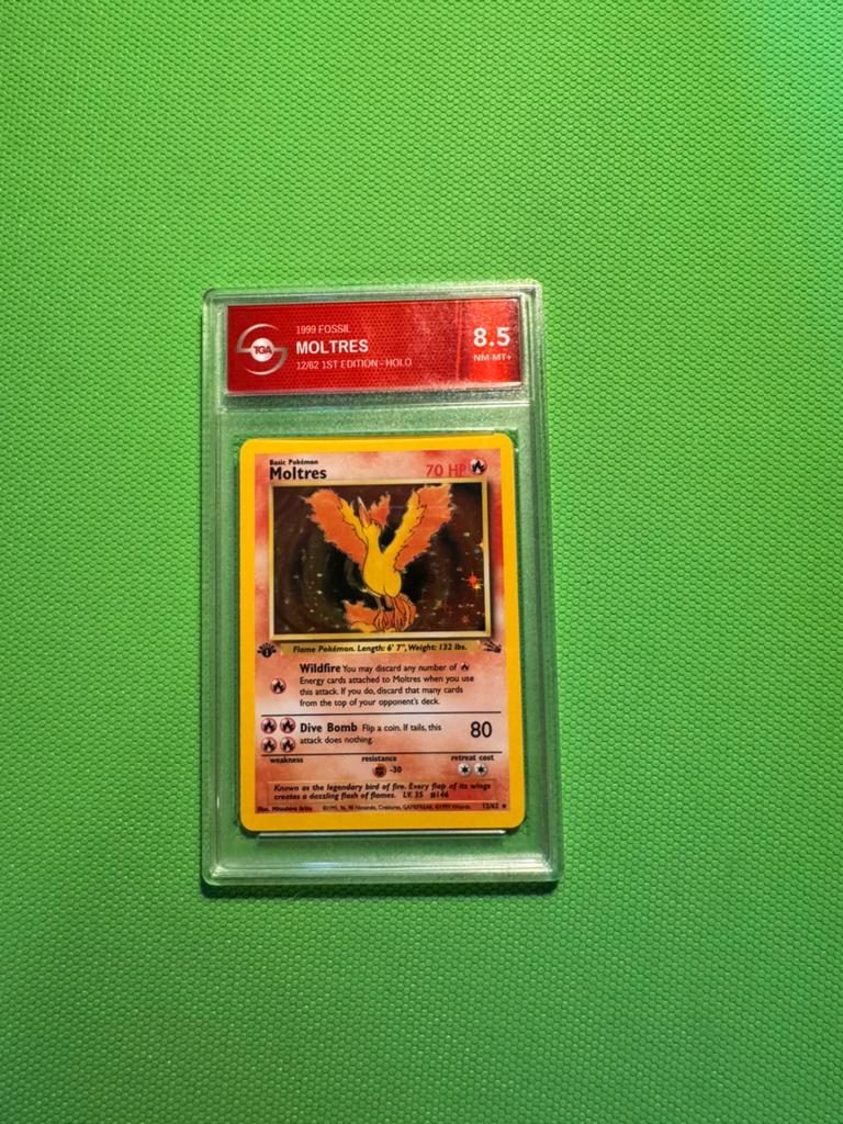 12/62 Fossil Moltres 1st Edition - 8.5, Ophalen of Verzenden, Zo goed als nieuw