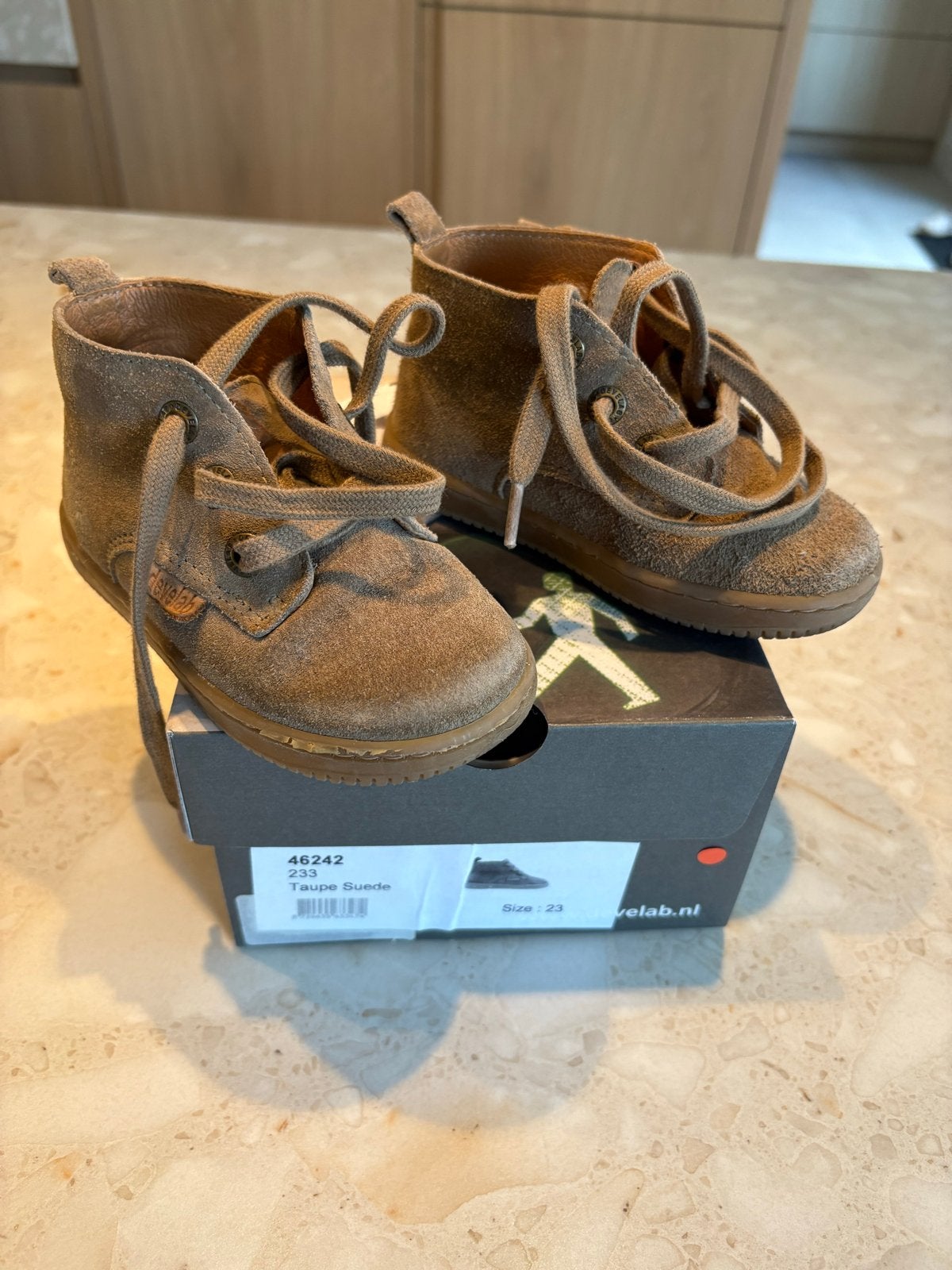 Develab suède kinderschoenen - Maat 23, Gebruikt, Jongen of Meisje, Schoenen, Ophalen of Verzenden