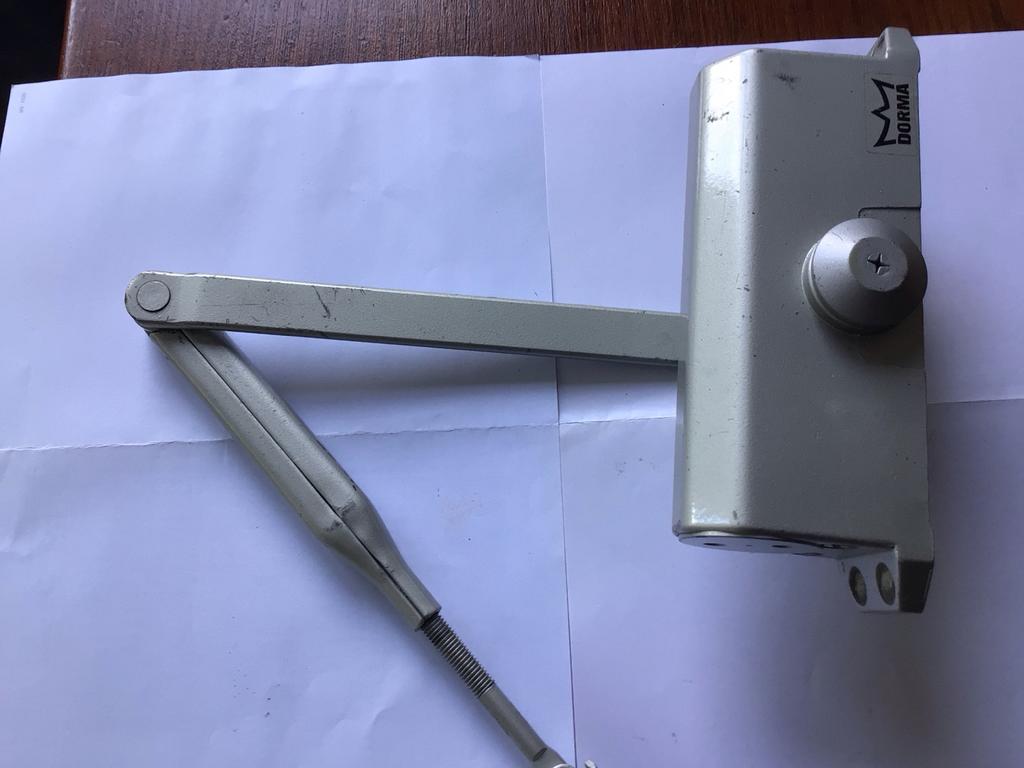 Dorma deurdranger - 2 stuks, gebruikt maar goede staat, Ophalen of Verzenden, Zo goed als nieuw, IJzer, Overige typen