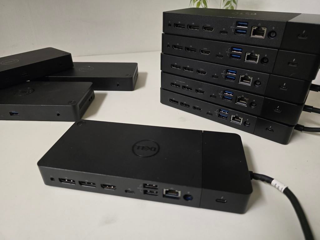 Dell dockingstations - meerdere - 180W - Dell TB - WD - WDS, Computers en Software, Dockingstations, Ophalen of Verzenden