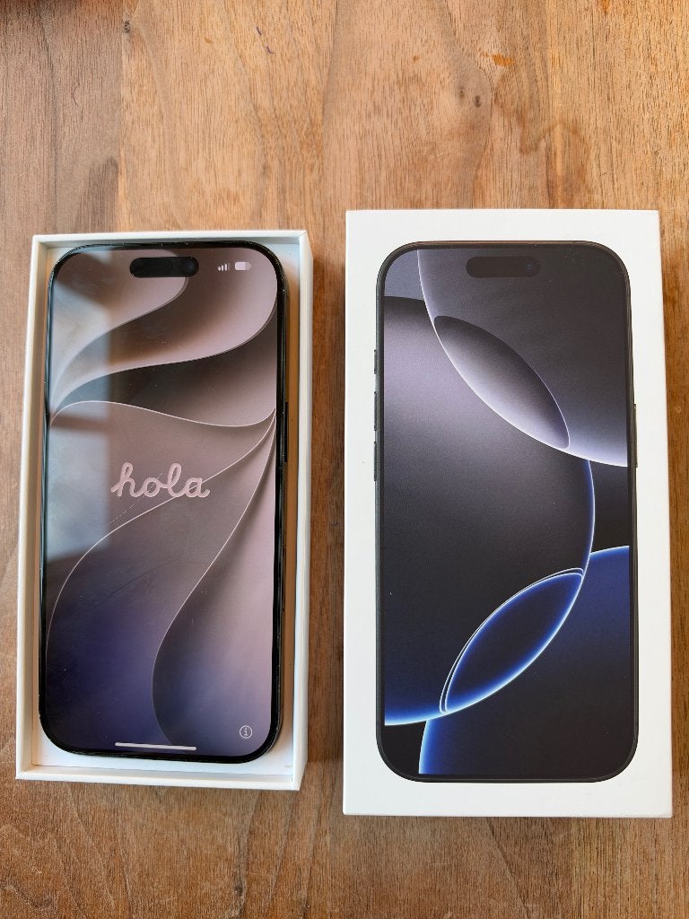 iPhone 16 Pro 256Gb, 89 %, Zwart, Zo goed als nieuw, Zonder simlock