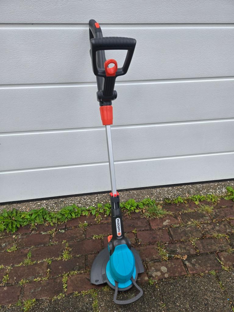 Gardena EasyCut Li-18/23R Accu Grastrimmer met Accu en Lader, Tuin en Terras, Ophalen, Zo goed als nieuw, Accu-grasmaaier, Gardena