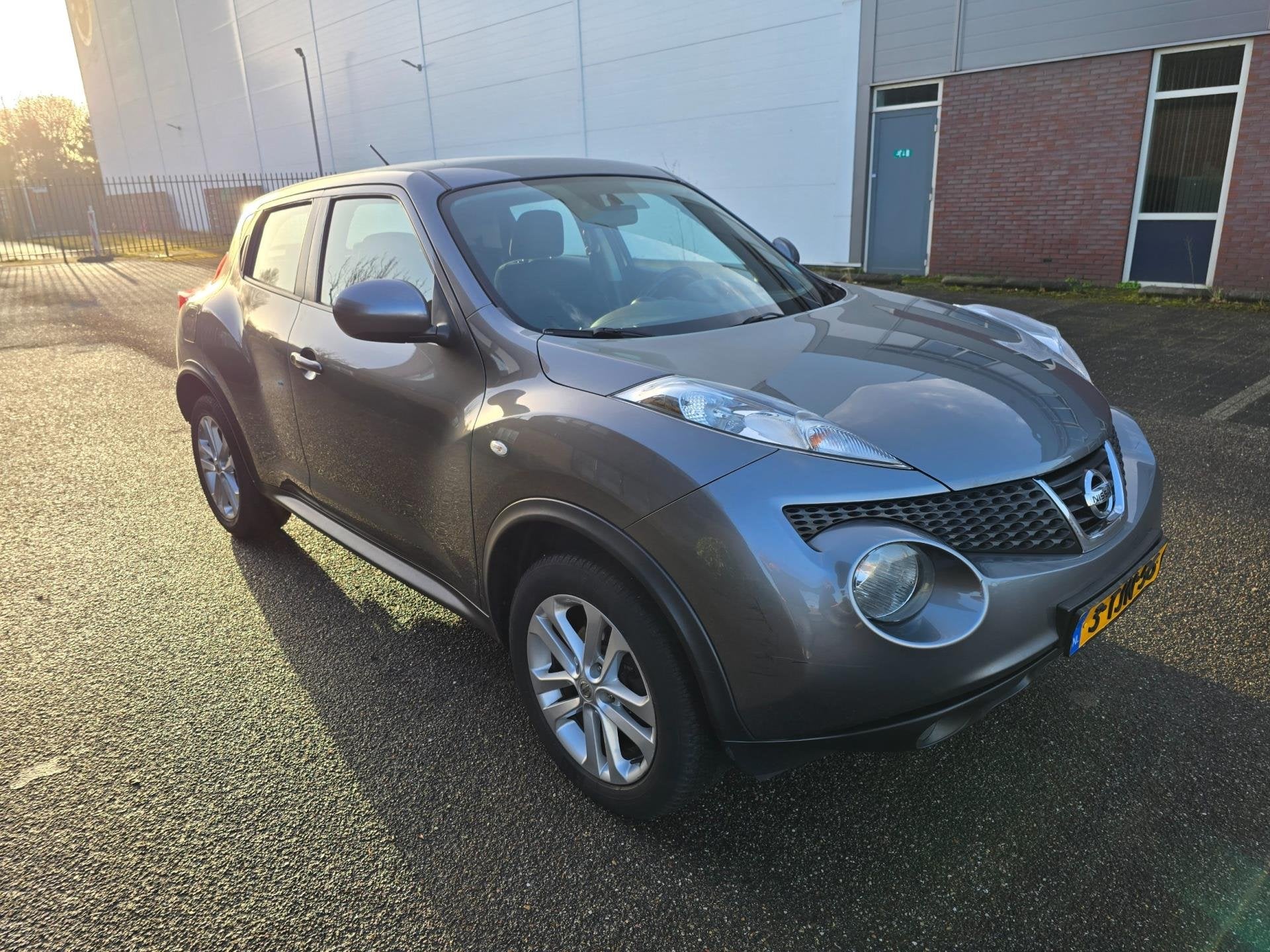 Nissan Juke 1.6 Acenta Airco Navi Automaat Boekjes, Auto's, Nissan, Euro 5, 4 cilinders, Origineel Nederlands, Automatische klimaatregeling
