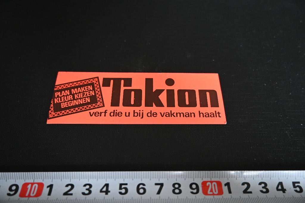 sticker TOKION verf die u bij de vakman haalt, Verzamelen, Ophalen, Zo goed als nieuw