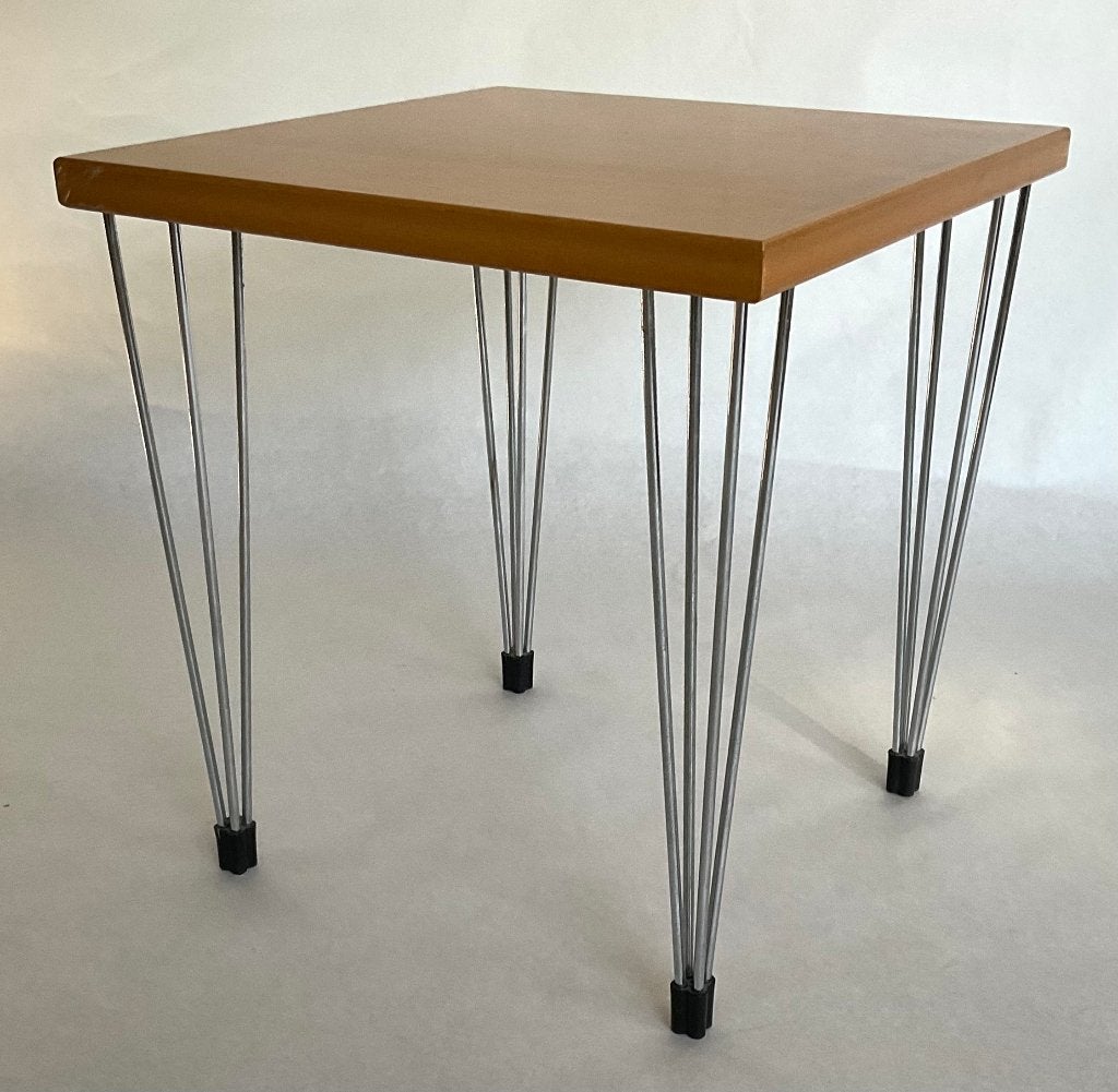 Vintage ‘Pin age’ bijzettafeltje Arne Jacobsen, Fritz Hansen, Minder dan 55 cm, Gebruikt, Vierkant, Modern
