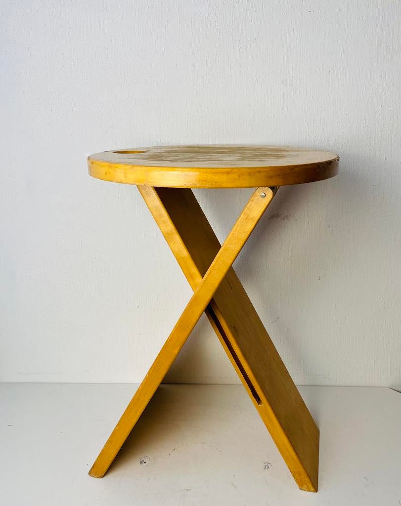 Opvouwbare houten kruk in stijl van Suzy Stool, Huis en Inrichting, Krukjes, Gebruikt, Onbekend, Ophalen of Verzenden, Onbekend
