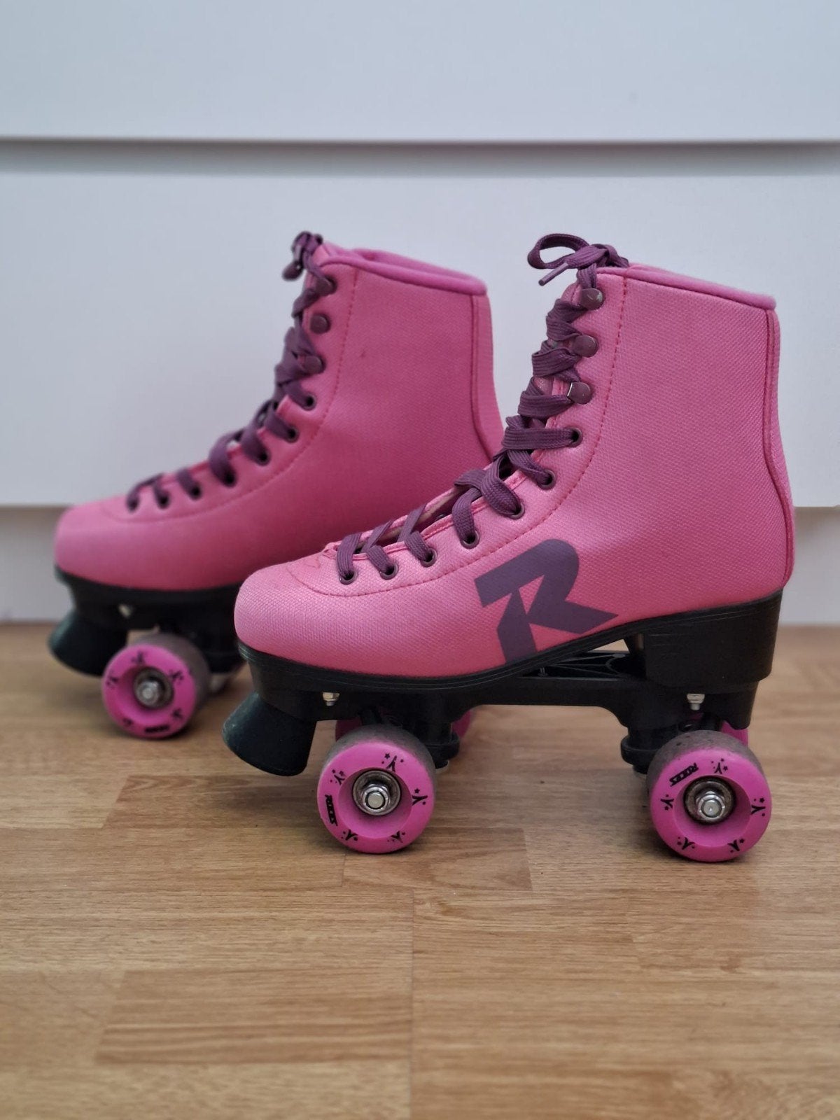 Zo goed als nieuwe roze skates maat 37 voor meisjes, Sport en Fitness, Schaatsen, Ophalen