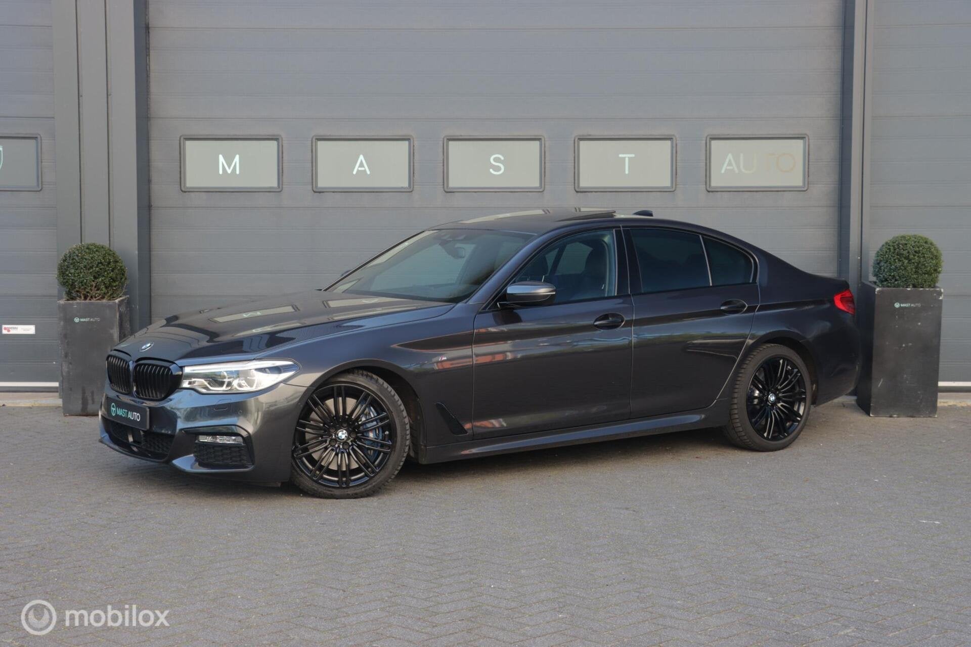BMW 540i xDrive M-Sport|Pano|HUD|Camera|ACC|Leder|, Auto's, Automaat, Gebruikt, 2000 kg, 340 pk