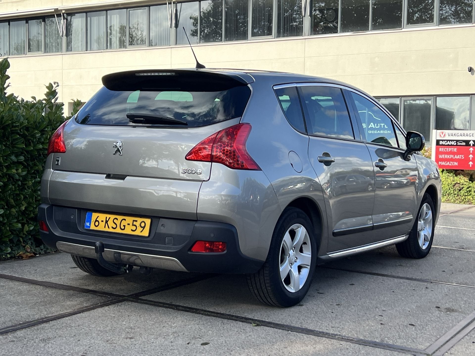 Peugeot 3008 2.0 HDiF HYbrid4 Blue Lease |LEDER|TREKHAAK|CLI, Auto's, Euro 5, Gebruikt, 4 cilinders, 770 kg