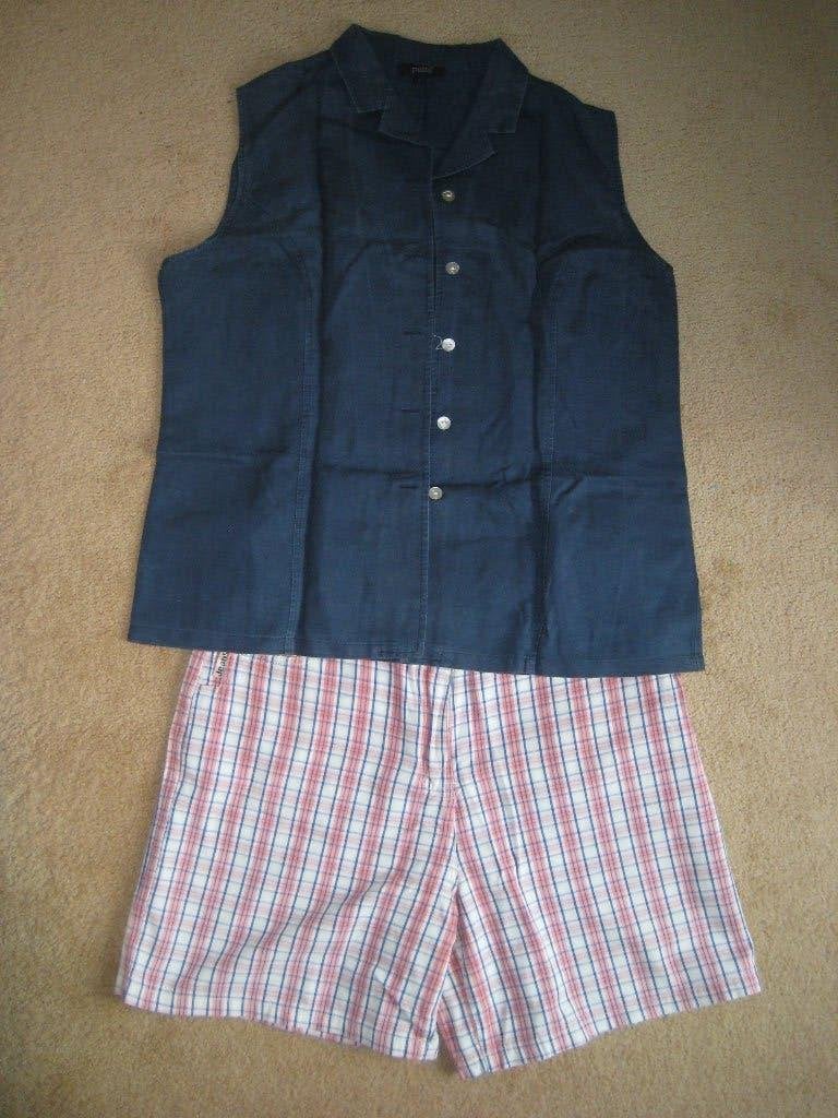 Mouwloze blouse en korte broek. Maat 44 = L., Ophalen of Verzenden, Zo goed als nieuw, Maat 42/44 (L), Blauw