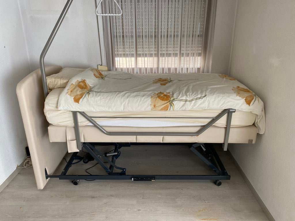hoog-laag bed met papegaai, Huis en Inrichting, Slaapkamer | Bedden, Ophalen, Eenpersoons, Beige, 200 cm
