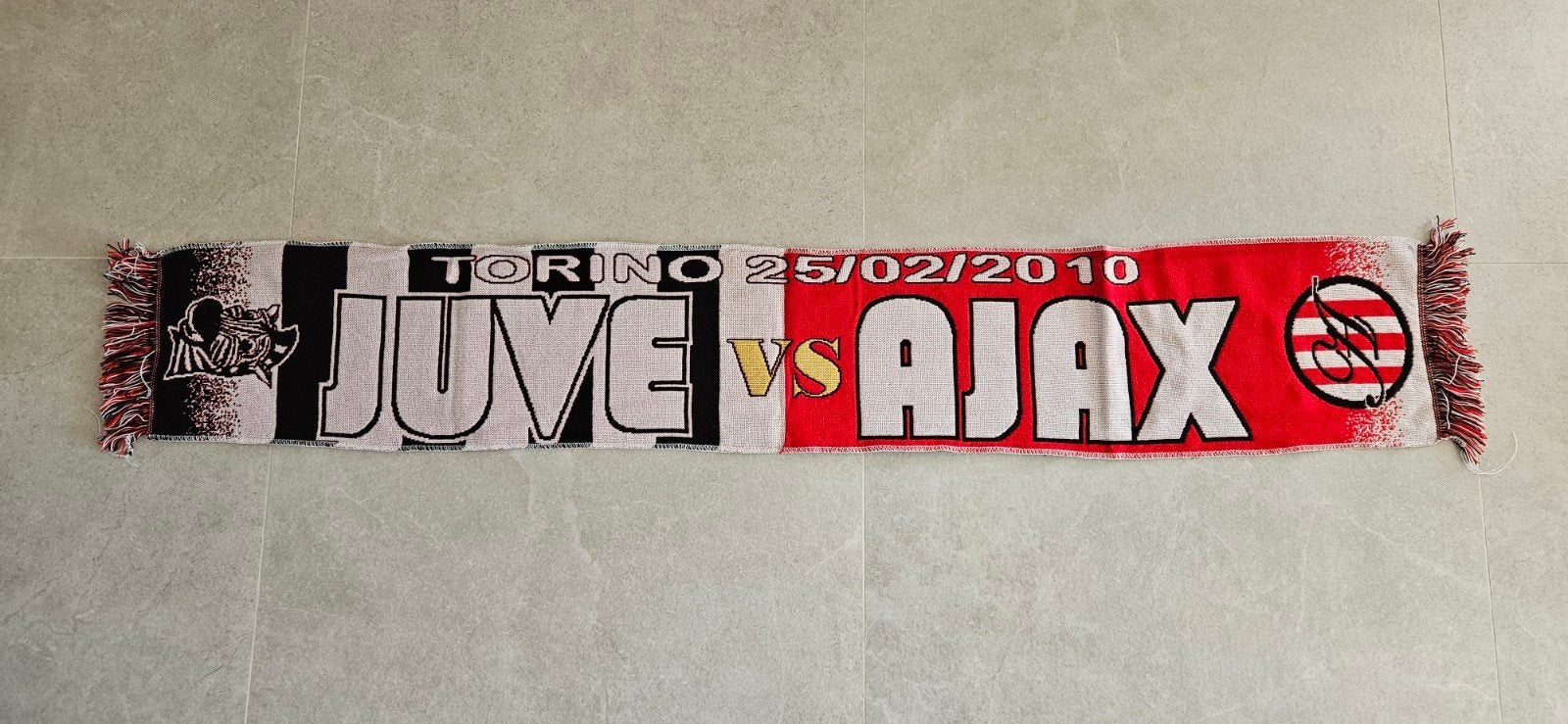 Sjaal Juventus vs Ajax 2010 - Voetbal Souvenir, Ophalen of Verzenden