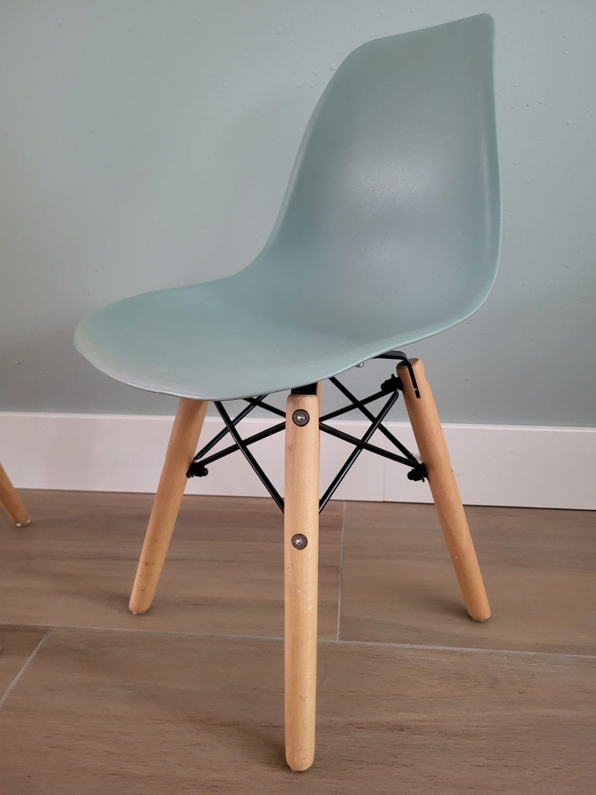 Kinderstoelen Eames-stijl - Geel en Groen 5 euro per stuk, Huis en Inrichting, Ophalen, Gebruikt, Twee, Overige kleuren