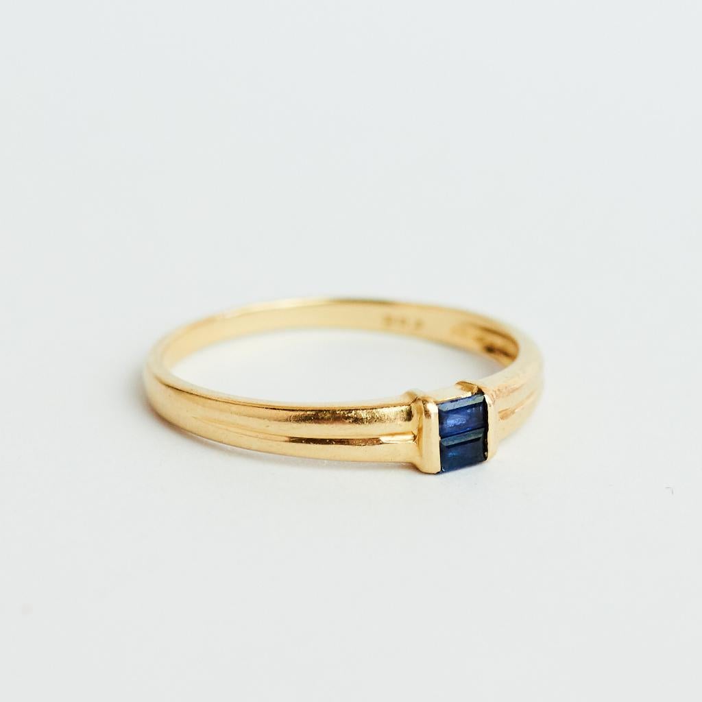 Vintage gouden ring uit UK opaal saffier goud antiek, Ophalen of Verzenden, Zo goed als nieuw, 17 tot 18, Met edelsteen