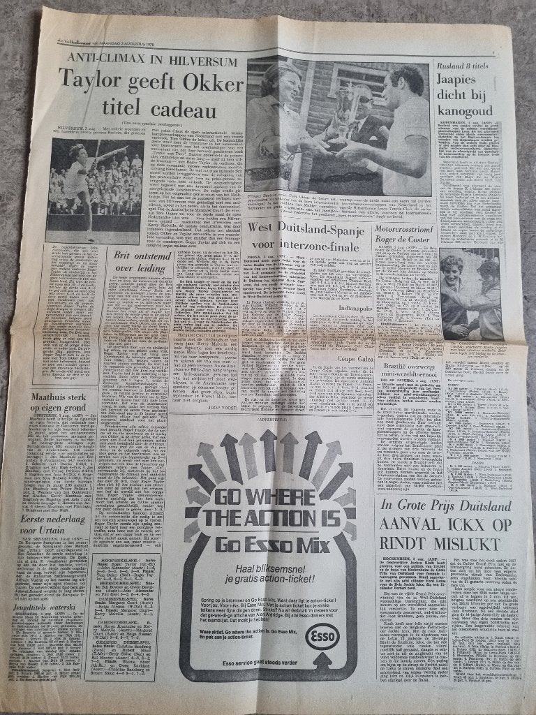 TENNIS Tom Okker wint kampioenschap Hilversum (1970), Ophalen of Verzenden, 1960 tot 1980, Knipsel(s)