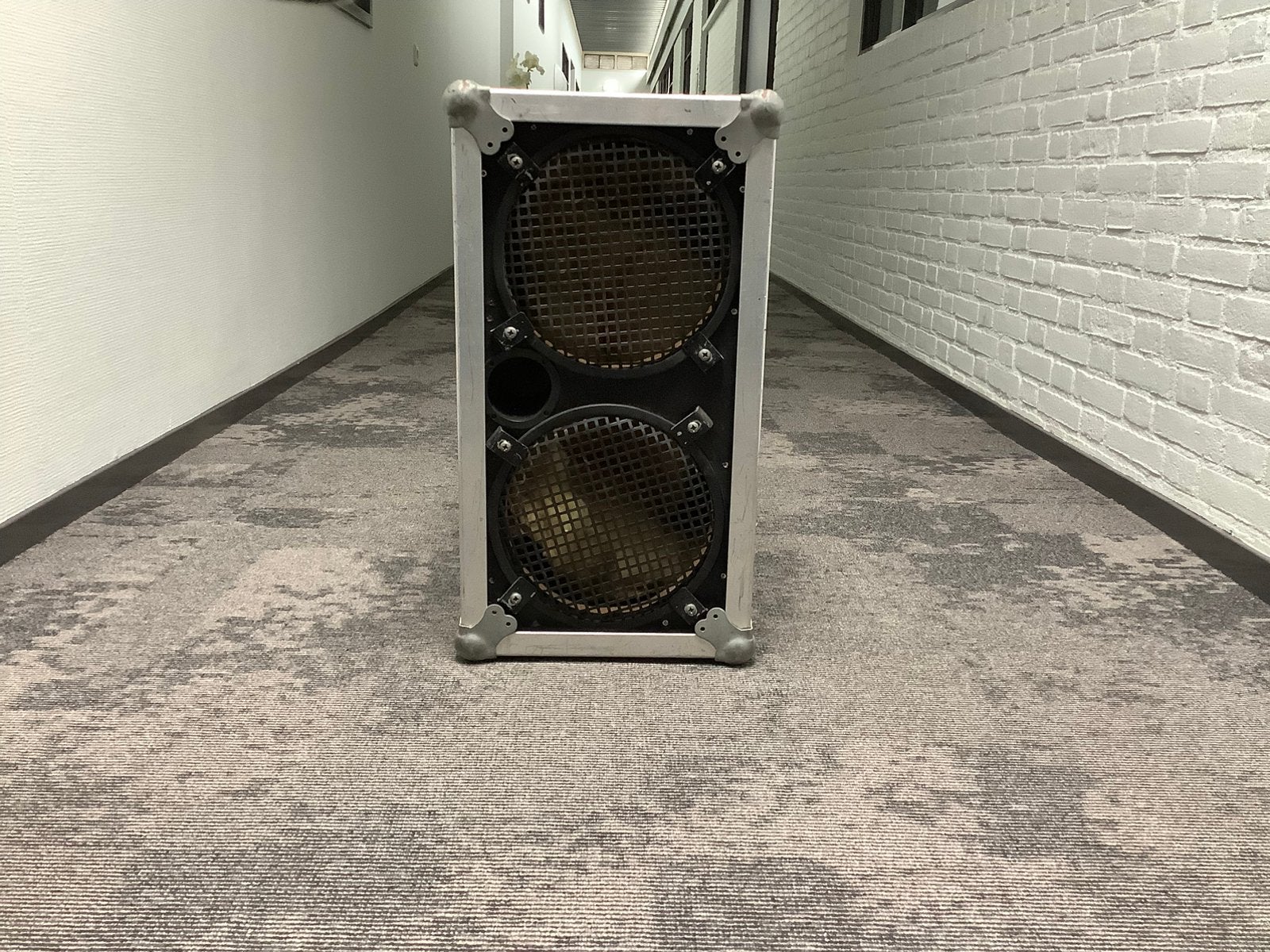 2 x 10 Inch lege speaker kast (flightcase), Ophalen, Gebruikt, Elektrische basgitaar, Flightcase