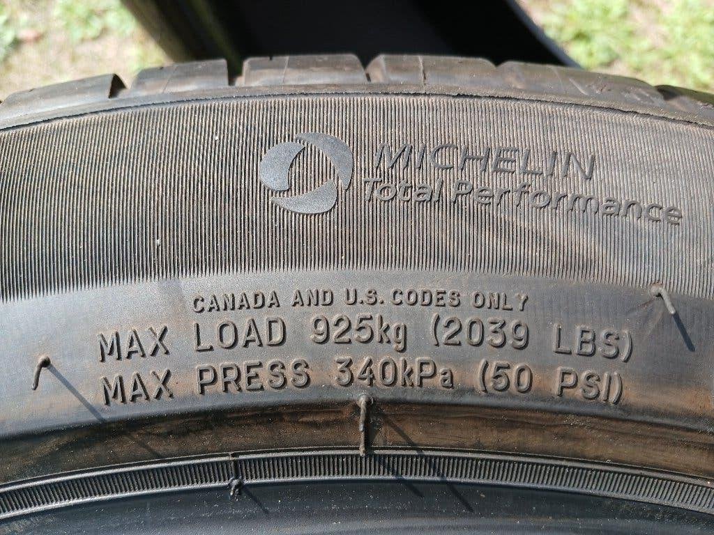 Foto 4 van Michelin Pilot Sport EV zomerbanden - 255/45 R20 x 4