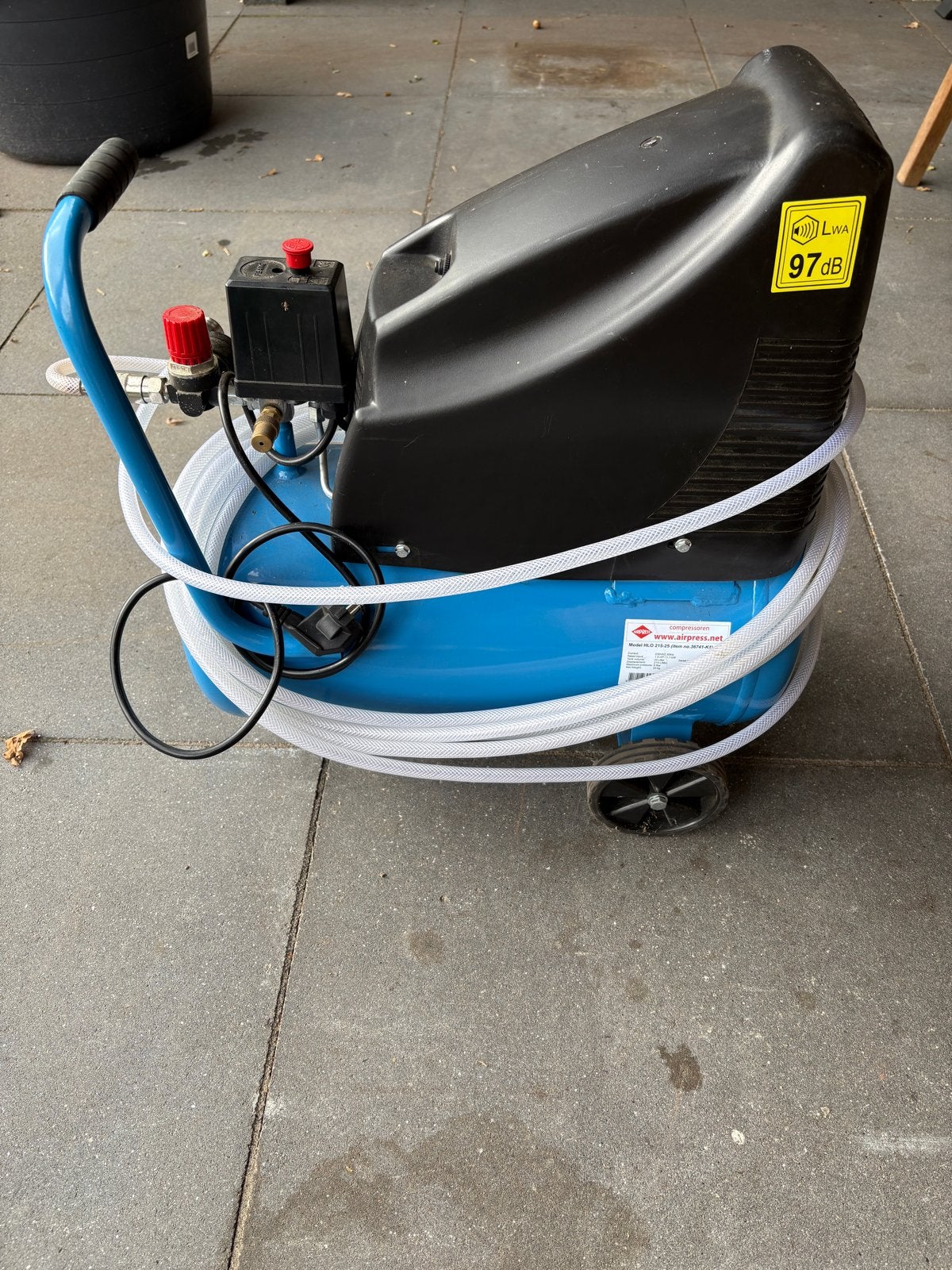 Airpress HLO 215-25 Compressor - Zo goed als nieuw, Doe-het-zelf en Verbouw, Ophalen, 6 tot 10 bar, Zo goed als nieuw, 25 tot 100 liter