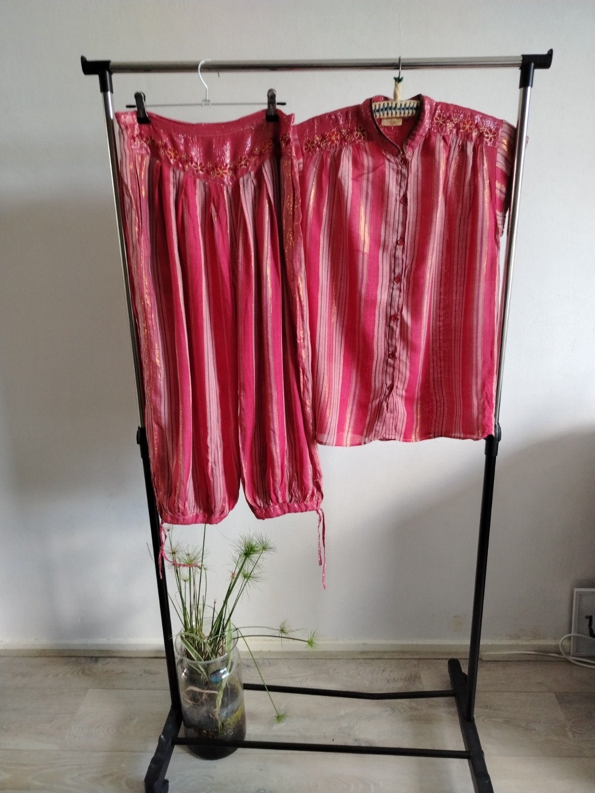 Rene Derhy roze gestreepte set met borduursels, Ophalen of Verzenden, Roze, Lang
