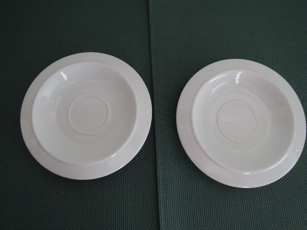 Twee Alessi schotels, Overige materialen, Nieuw, Ophalen of Verzenden, Overige stijlen
