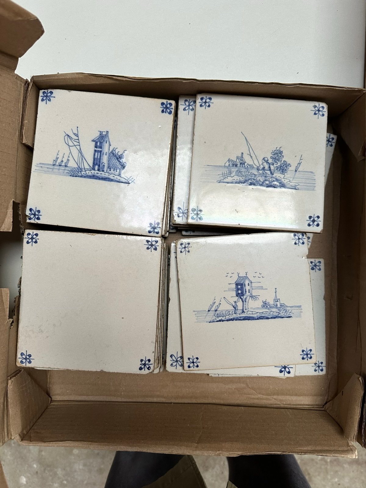 Antieke Delfts Blauwe Tegels - 13 met en 13 zonder tekening, Ophalen of Verzenden