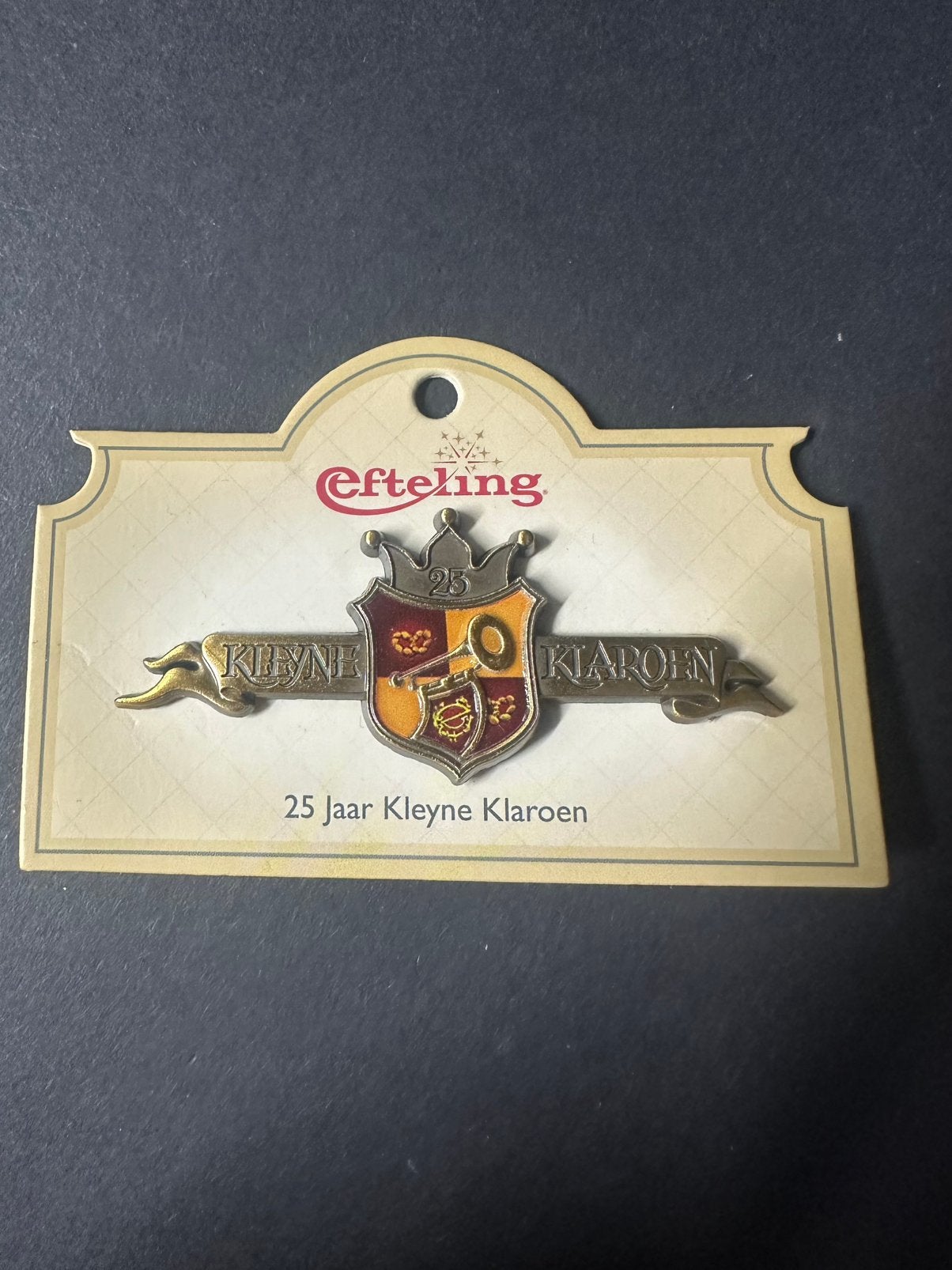 Efteling pin 25 jaar kleyne klaroen, Ophalen of Verzenden, Zo goed als nieuw, Button of Speldje