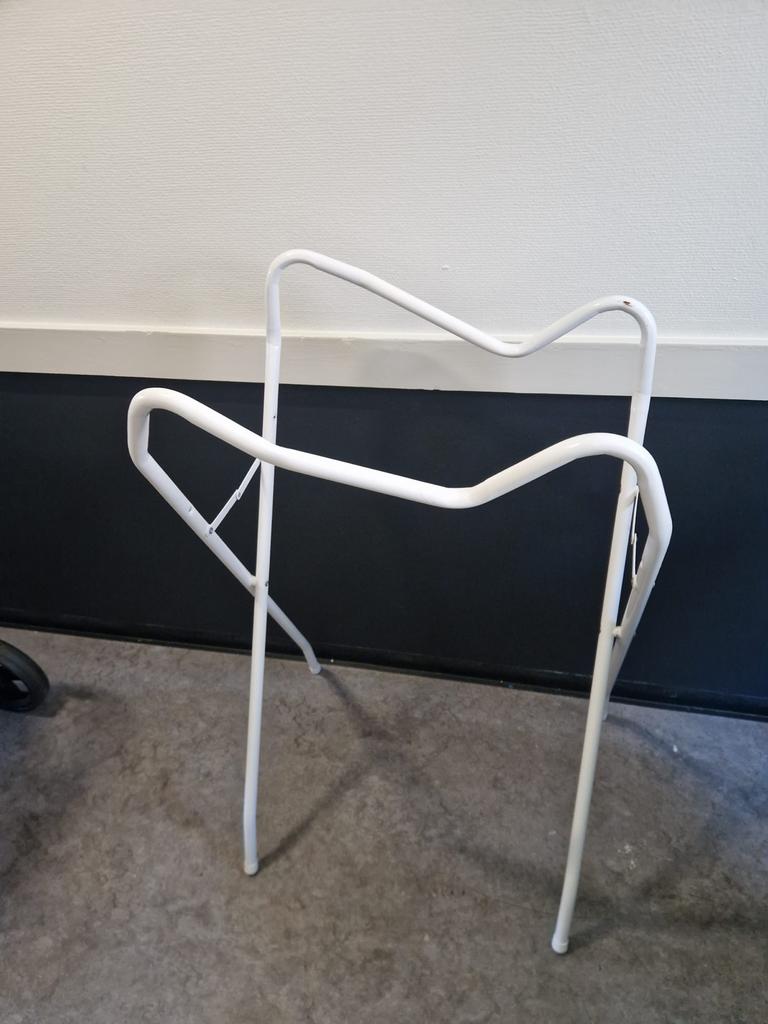 Kindereetstoel, babywastafel, spiegel en speelgoed gratis, Kinderen en Baby's, Badjes en Verzorging, Overige merken, Gebruikt