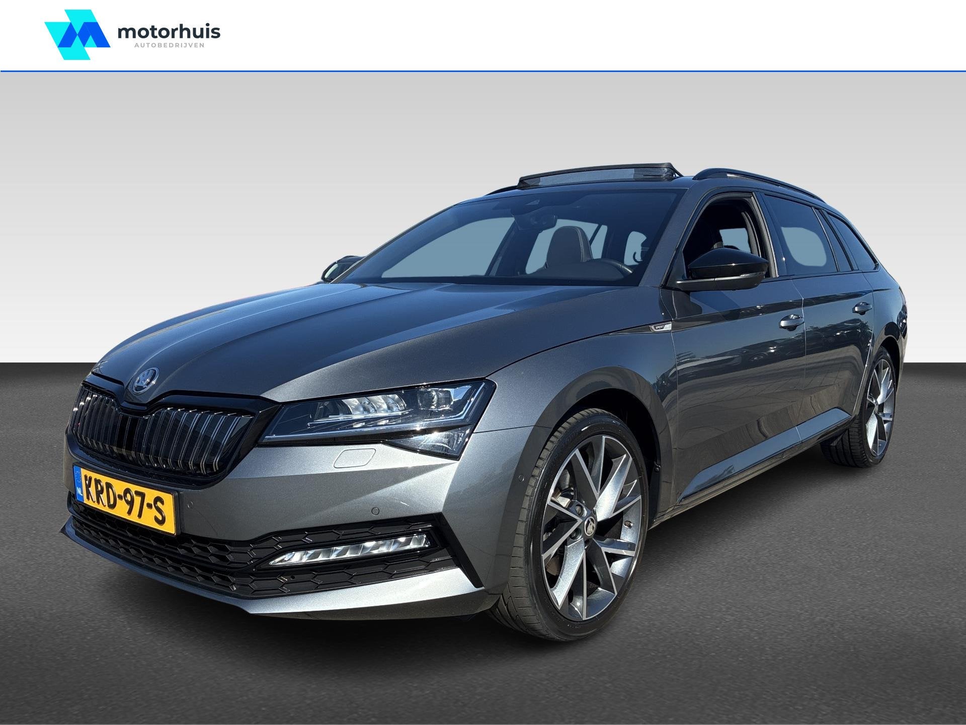 Skoda Superb Combi 1.4 Tsi PHEV 218 pk Automaat Sportline Pa, Automaat, Gebruikt, Alcantara, 1668 kg