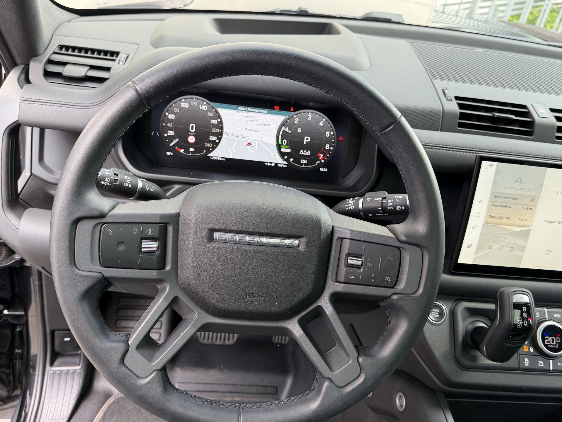 Land Rover Defender 110 2.0 P300e 110 X-Dynamic HSE Urban Pa, Auto's, Land Rover, Automaat, Gebruikt, Euro 6, 15 kWh