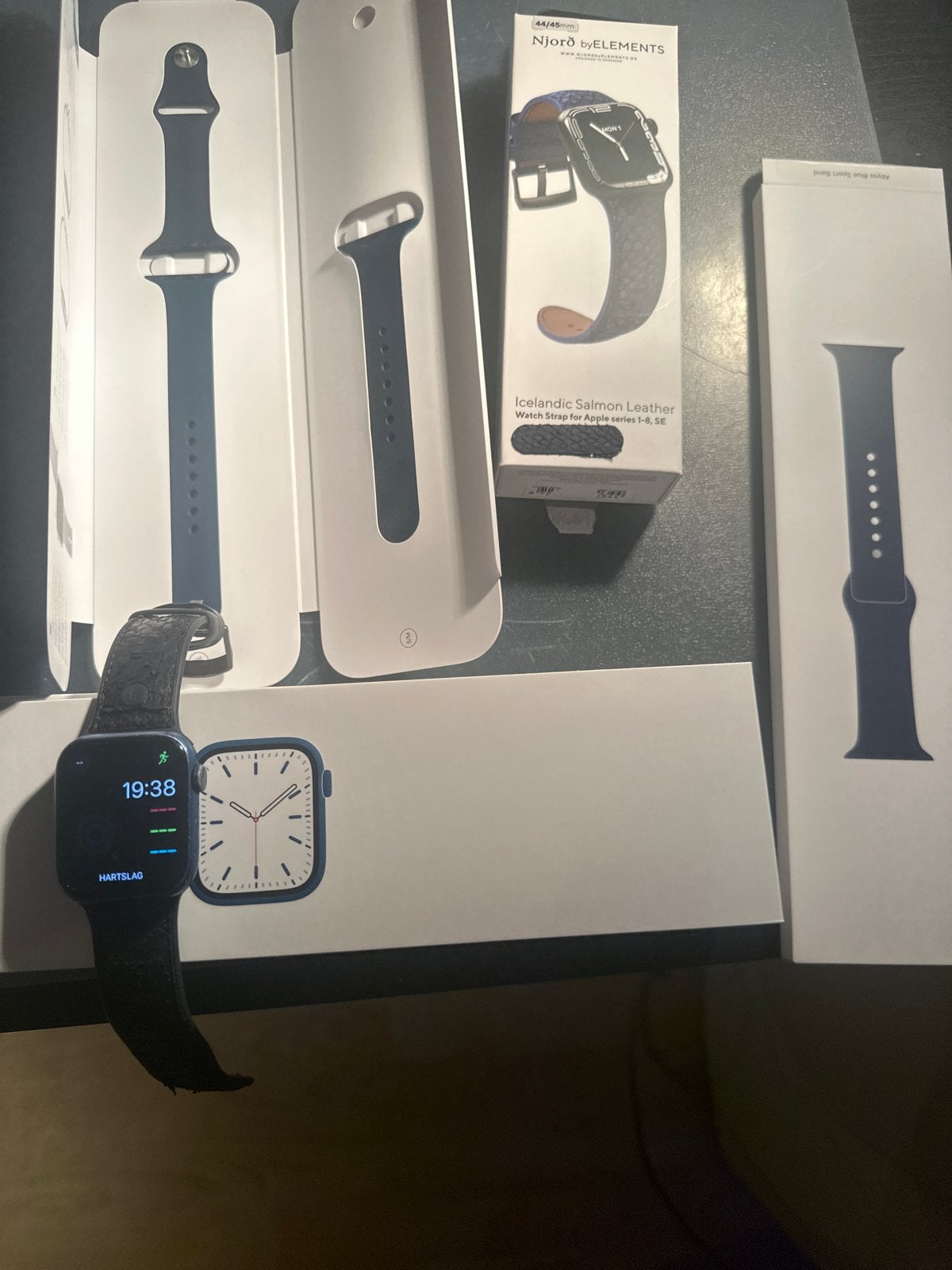 Apple Watch Series 7 Blauw met alle bandjes plus 1 extra