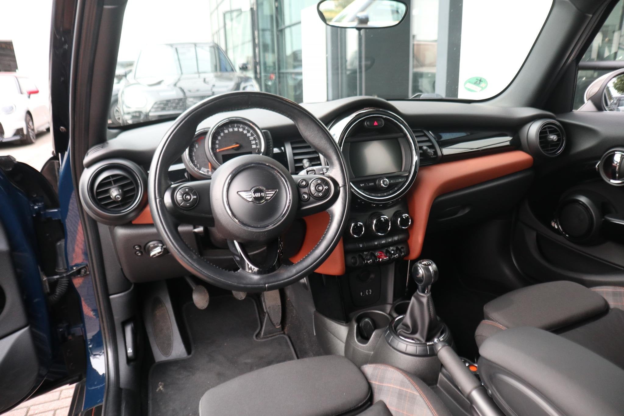 MINI 5-Deurs Cooper Leder | Park Distance Control (PDC), ach, 12 maanden, 136 pk, Euro 6, Blauw