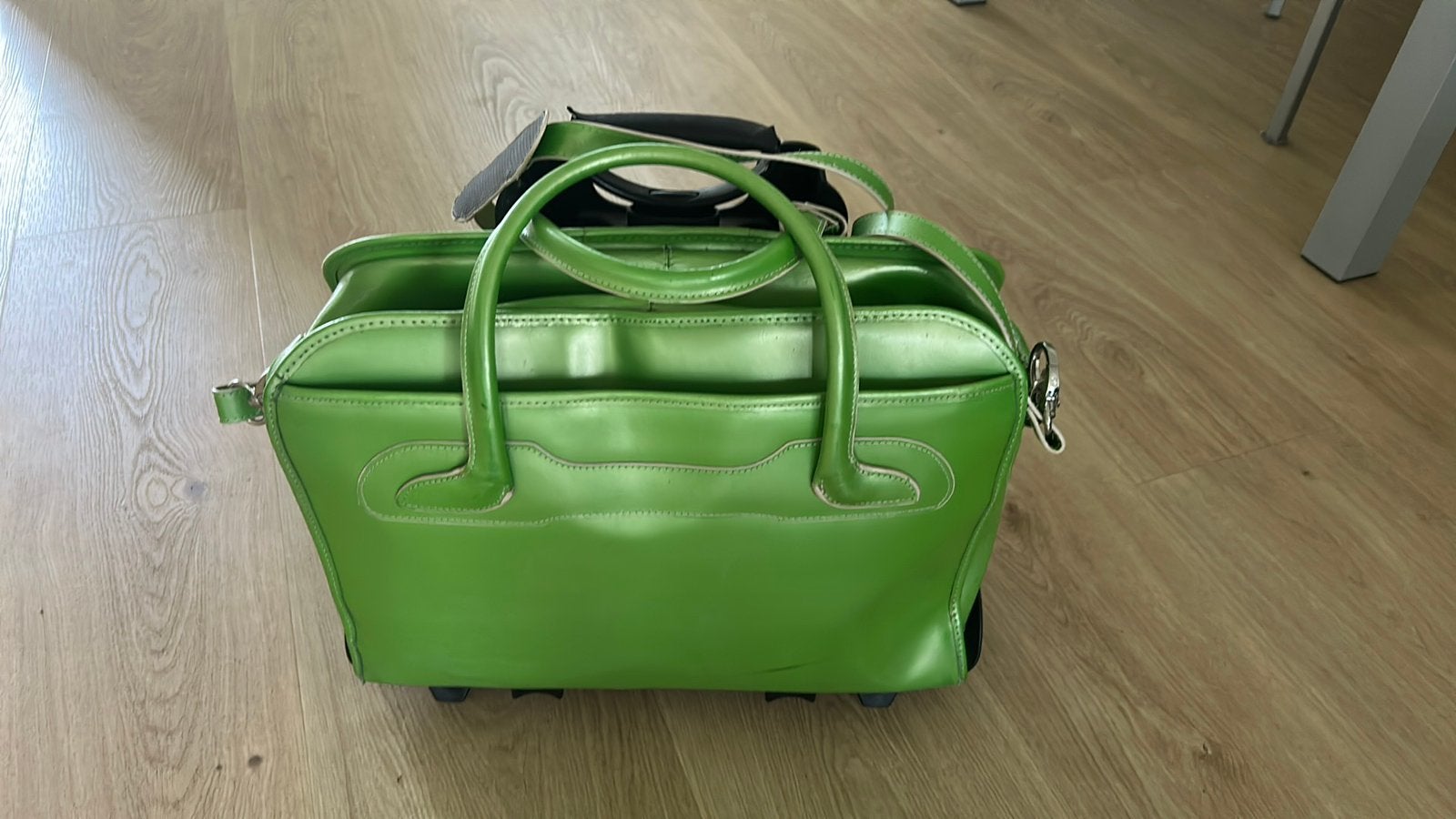 MC Klein laptoptas met trolley, Gebruikt, 20 tot 30 cm, Ophalen of Verzenden, Groen