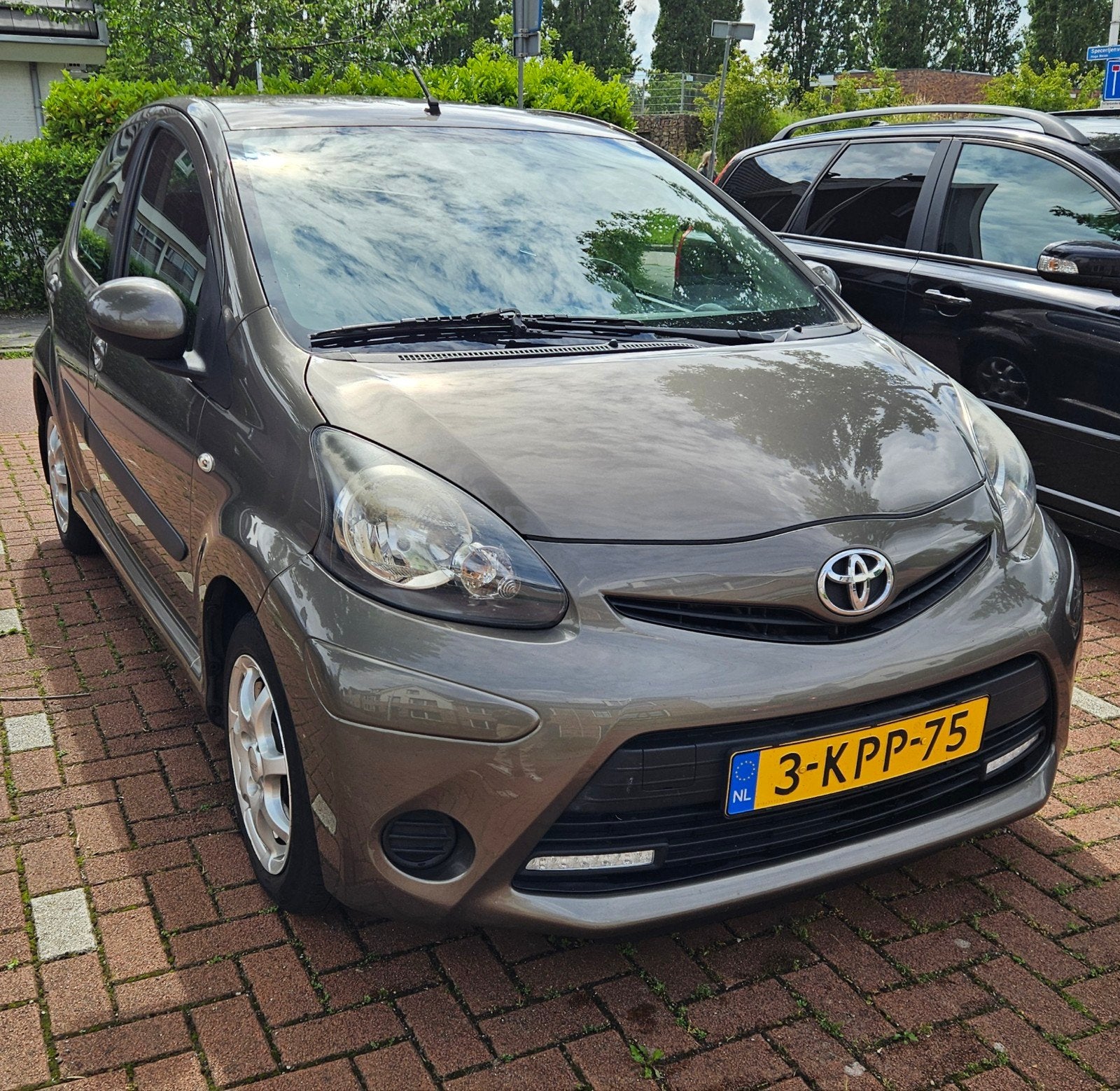 Toyota Aygo 1.0 12V Vvt-i 5DRS 2013 Bruin, Voorwielaandrijving, Bruin, 4 stoelen, Origineel Nederlands