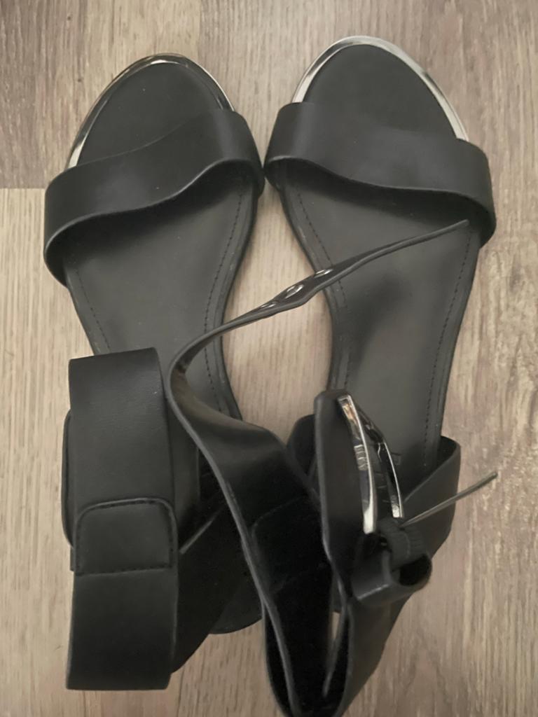 DKNY 38, Ophalen of Verzenden, Zo goed als nieuw, Zwart, Sneakers of Gympen