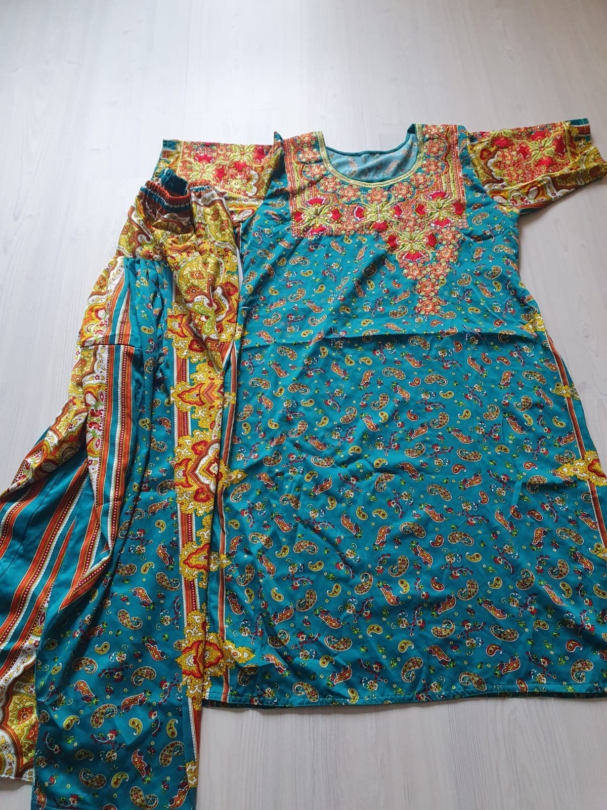 Prachtige Indiase/Pakistaanse jurk met broek, Maat 38/40 (M), Meerkleurig, Ophalen of Verzenden, Onder de knie
