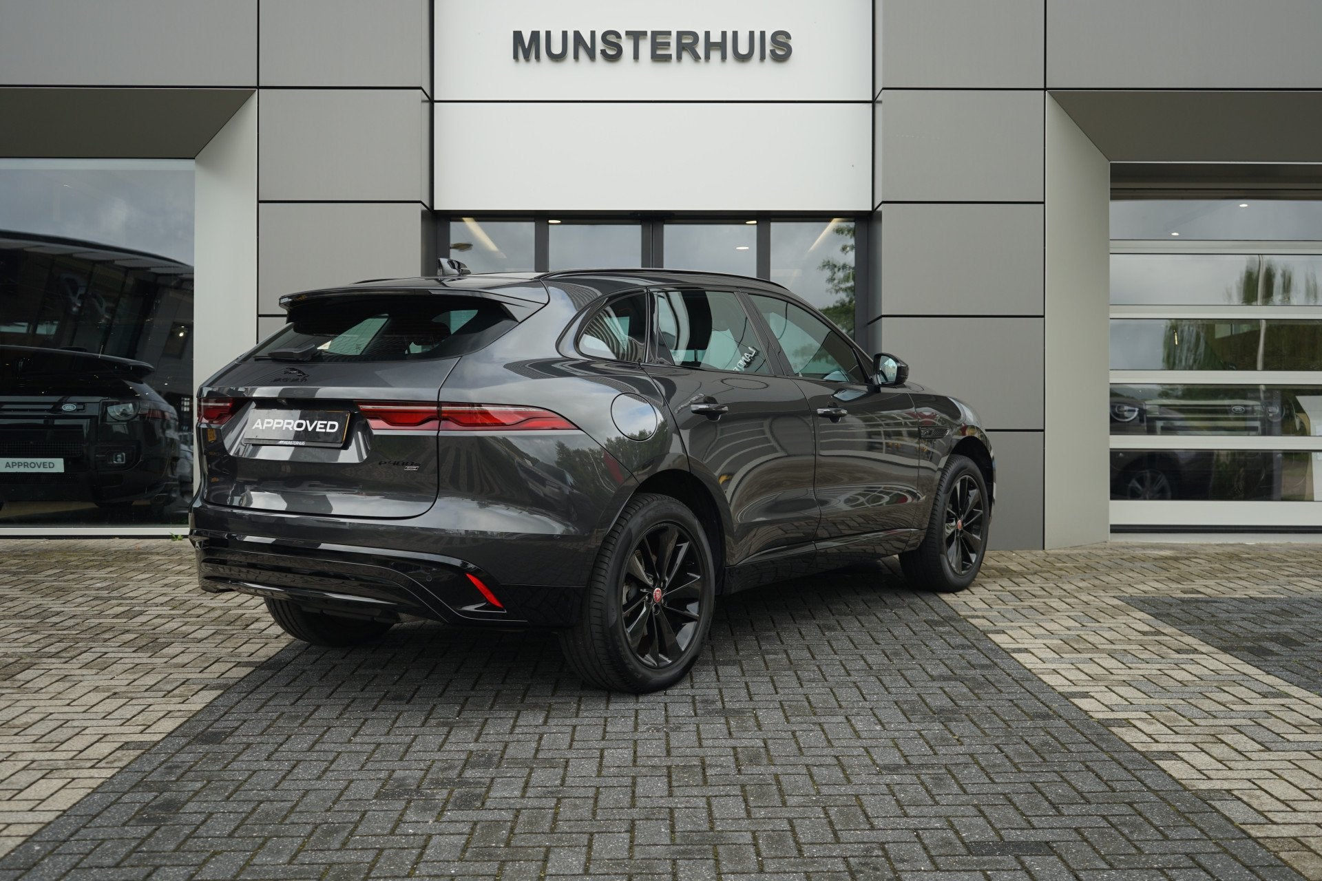 Jaguar F-Pace 2.0 P400e PHEV S | Elektrische trekhaak | Verw, Auto's, Jaguar, Automaat, 12 maanden, 4 cilinders, Bedrijf