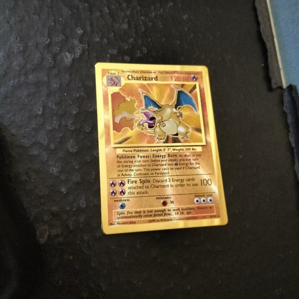 Gold Metal Charizard  #4 Pokemon Celebrations, Ophalen, Zo goed als nieuw, Losse kaart
