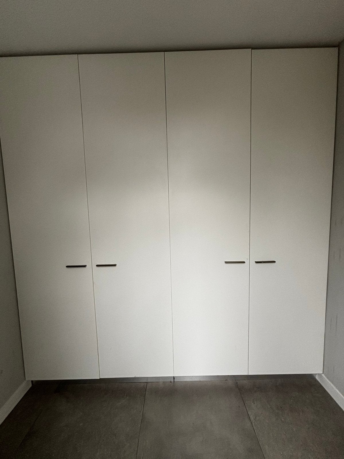 Ruime Witte opberg kast met planken, Ophalen, Gebruikt
