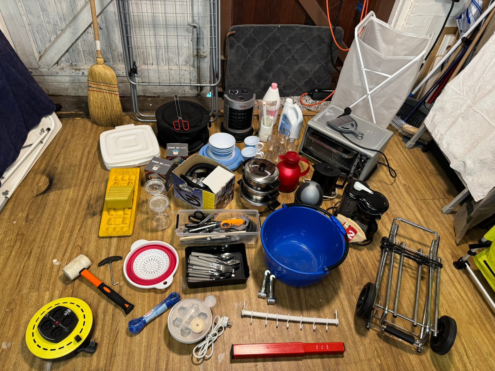 Starterspakket / inventaris caravan, Ophalen, Zo goed als nieuw