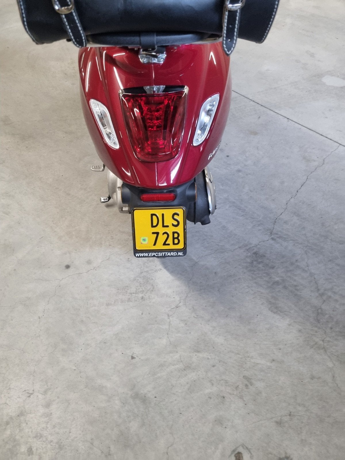 Vespa Sprint 45km/u - Zo goed als nieuw, Fietsen en Brommers, Ophalen, Overige modellen, Maximaal 45 km/u, Zo goed als nieuw