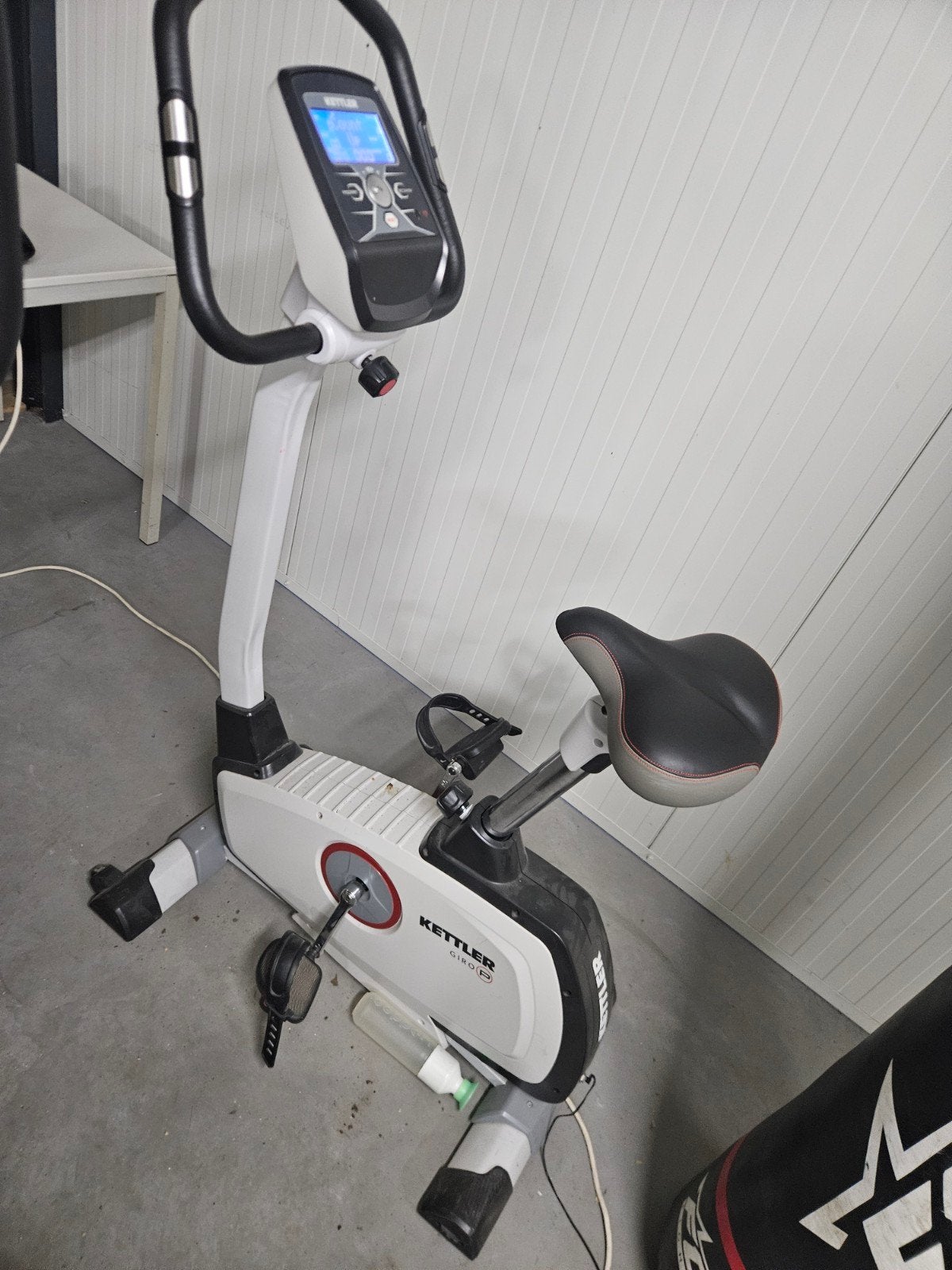 Kettler Giro P Hometrainer met Hartslagmeter, Ophalen, Gebruikt, Metaal, Benen